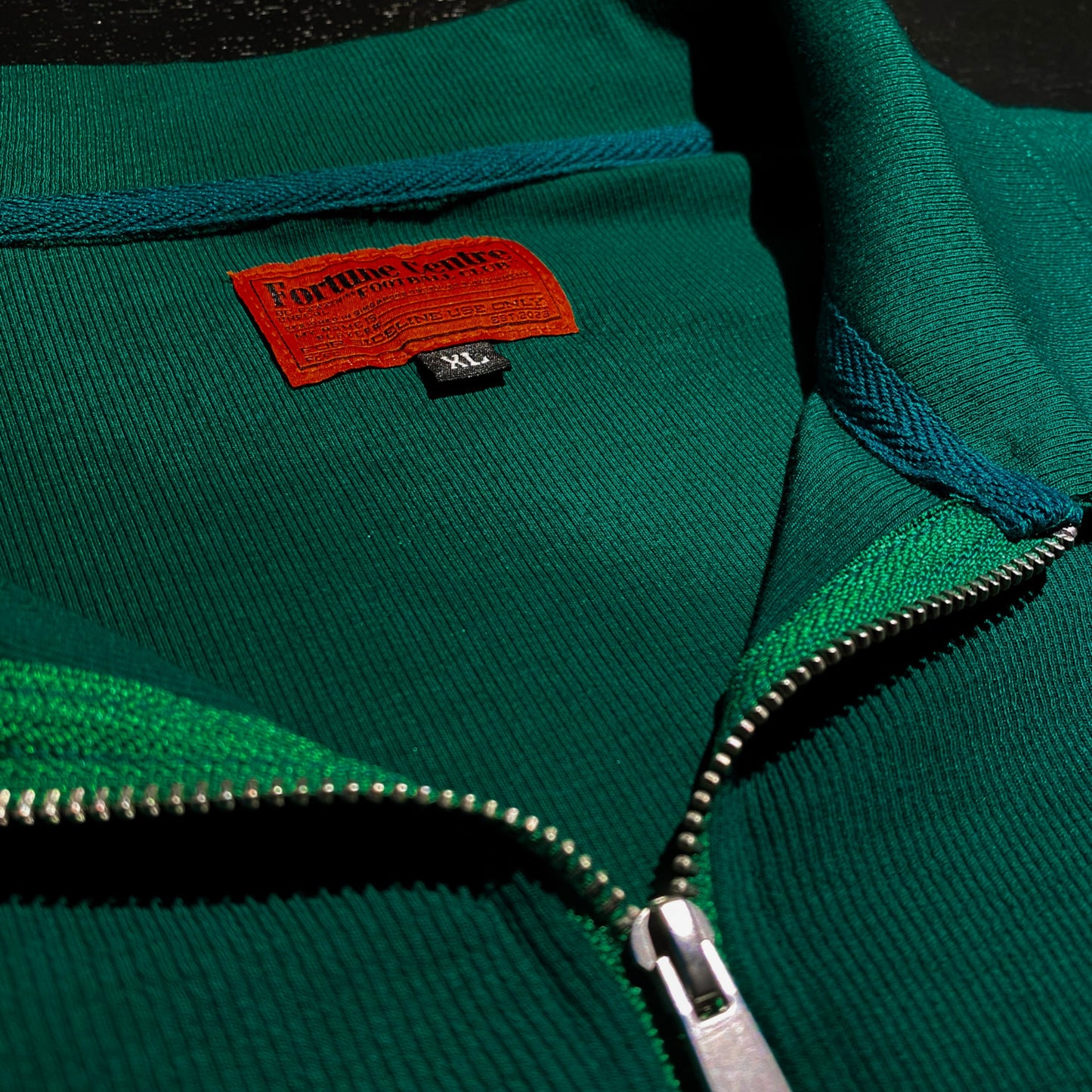 DAS GRÜN RIBBED POLO